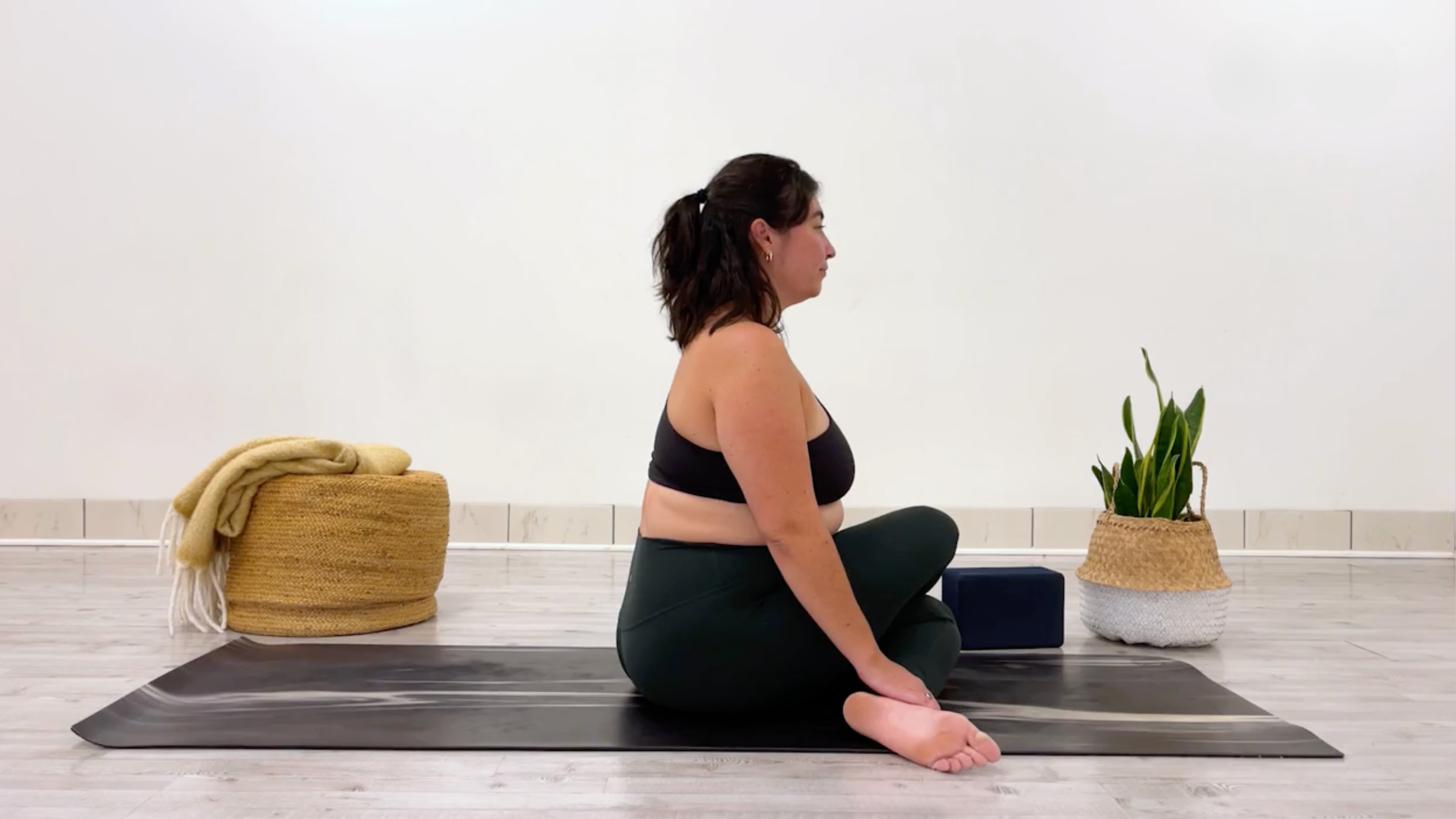 Yoga teacher Taylor Lorenz in Shoelace, part of her series of glute stretches